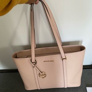 Michael Kors Tote 🛑Final Offer🛑